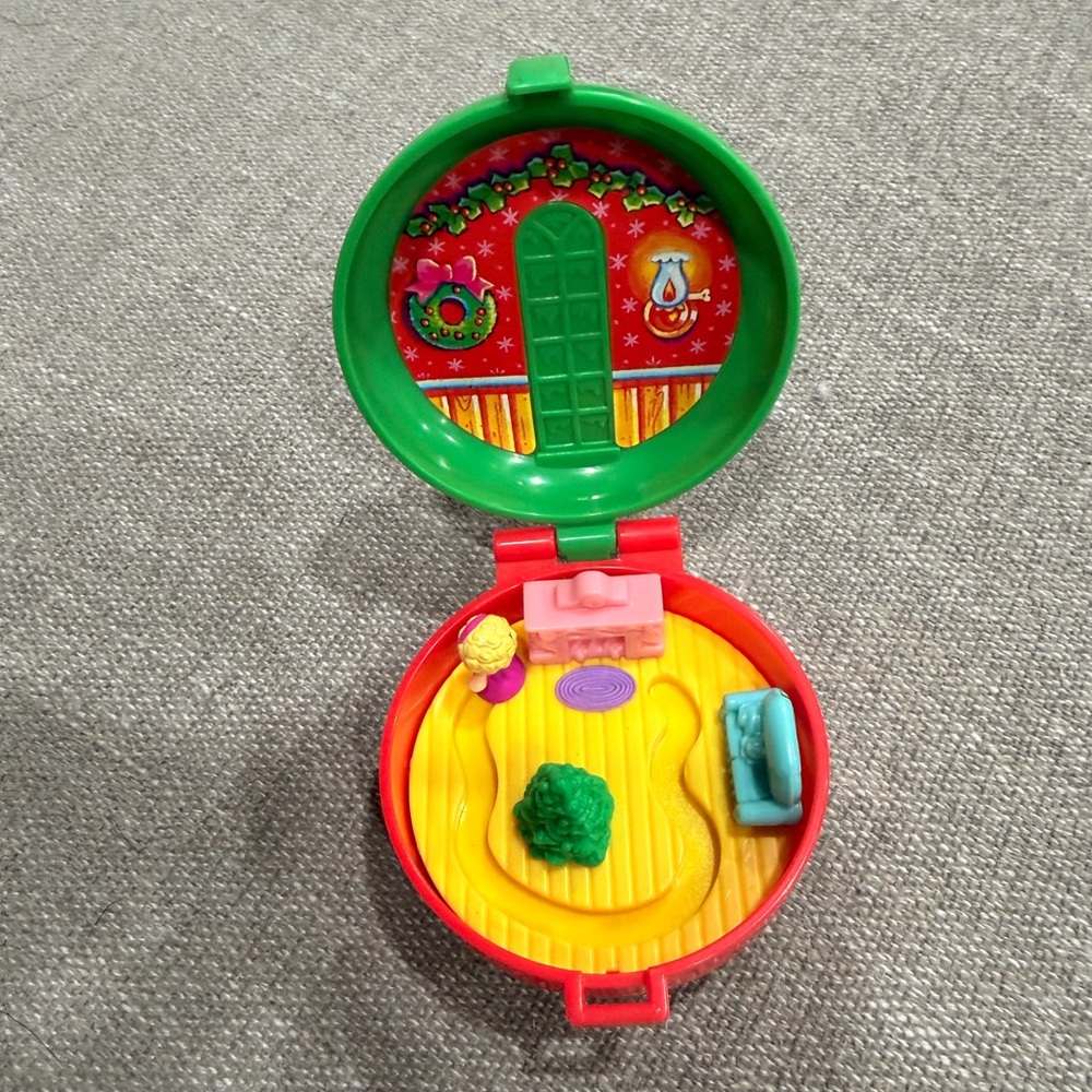 Vintage Polly Pocket Christmas Wreath Compact – 1993 Bluebird Toys